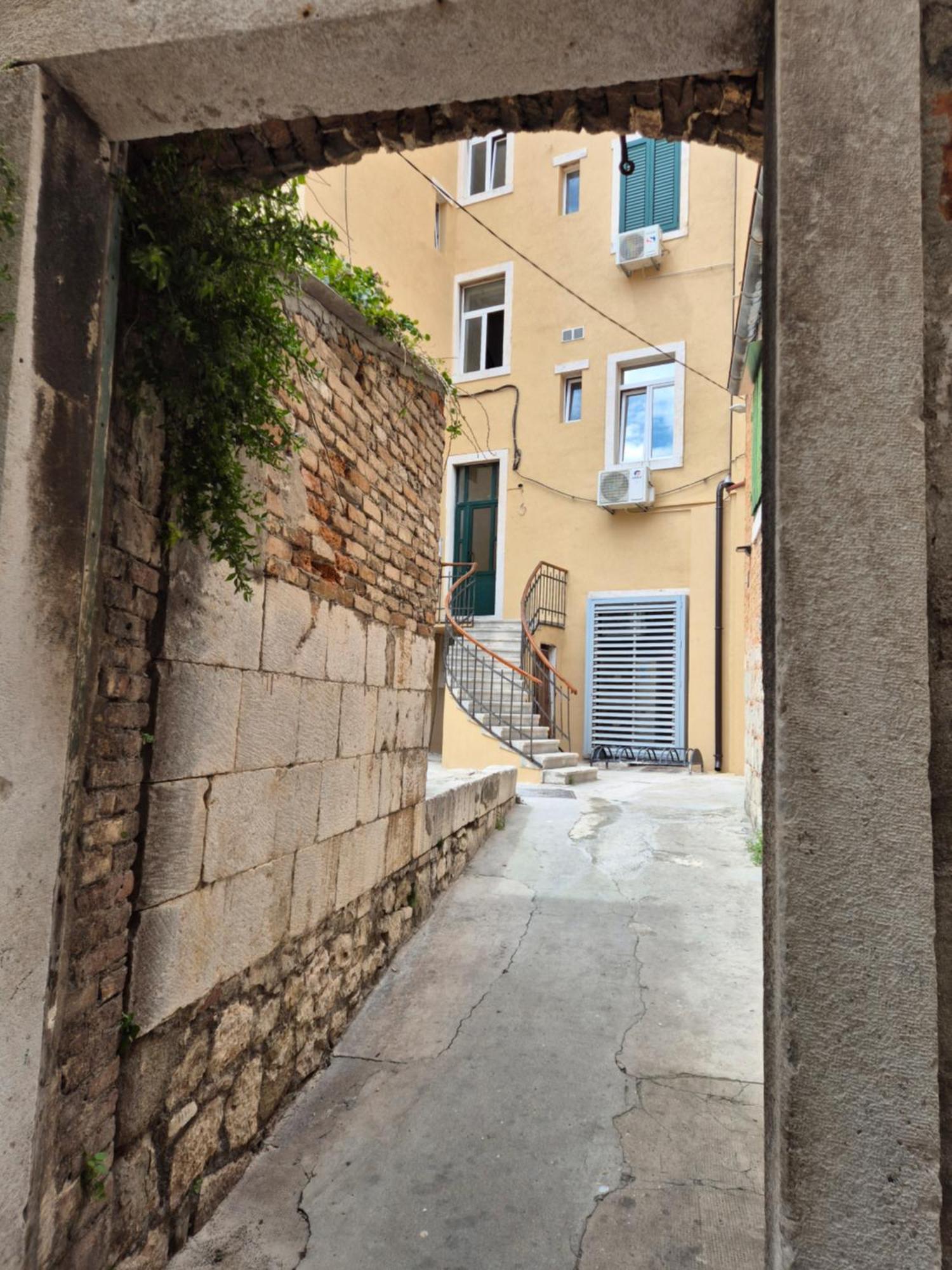 Apartments & Room Unicus I, Ii, III Split Exterior foto